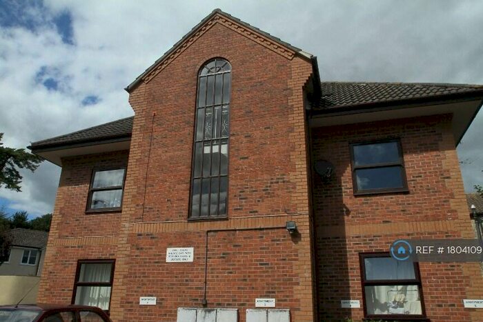 2 Bedroom Flat To Rent In Roseberry Road, Dursley, GL11