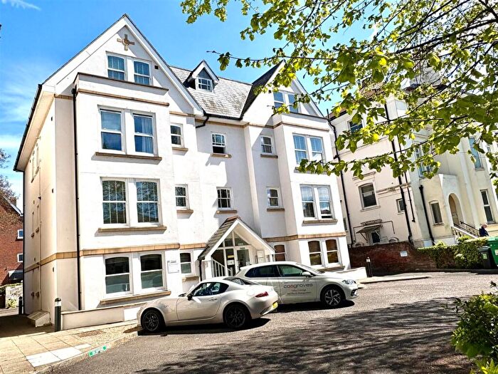 2 Bedroom Flat For Sale In Victoria Road North, Southsea, PO5