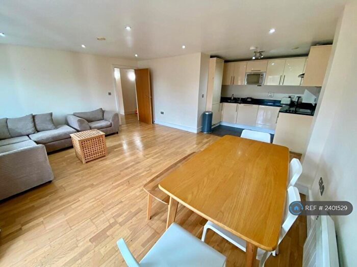 2 Bedroom Flat To Rent In Hare Marsh, London, E2