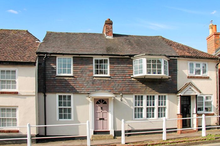 2 Bedroom Character Property For Sale In Wickham, Hampshire, PO17