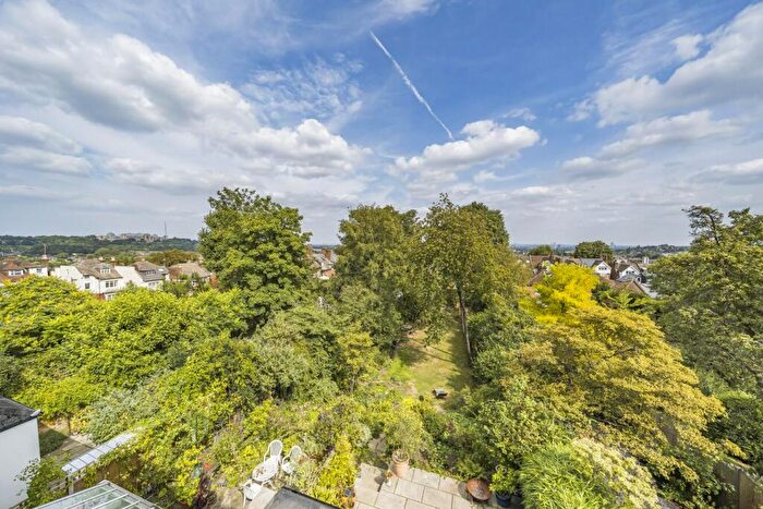 2 Bedroom Flat For Sale In Coolhurst Road, Crouch End, N8