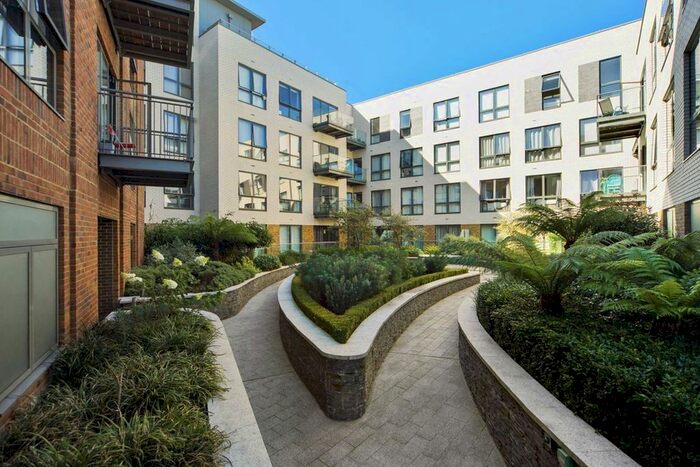 2 Bedroom Flat To Rent In Brewery Lane, Twickenham, TW1