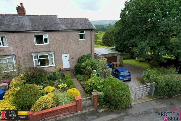 3 Bedroom Semi-Detached House For Sale In Barrowford Road, Padiham, Burnley, BB12