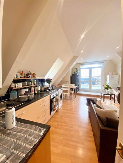 2 Bedroom Flat To Rent In West End Lane, London, NW6