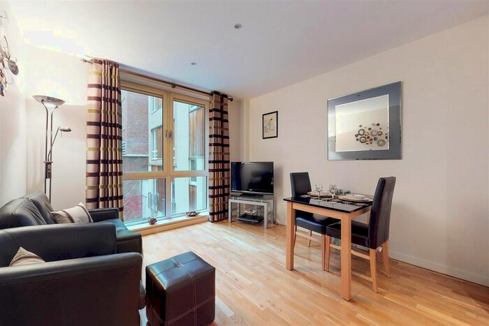 1 Bedroom Flat To Rent In Hosier Lane, London, EC1A