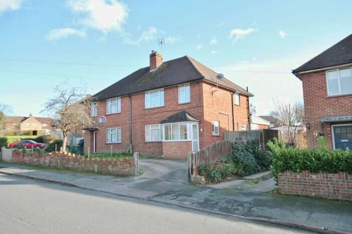 1 Bedroom Flat To Rent In St. Peters Way, Frimley, Surrey, GU16