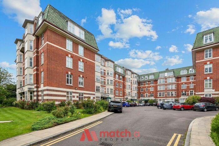 3 Bedroom Flat To Rent In Haven Green Court, Haven Green, Ealing, W5
