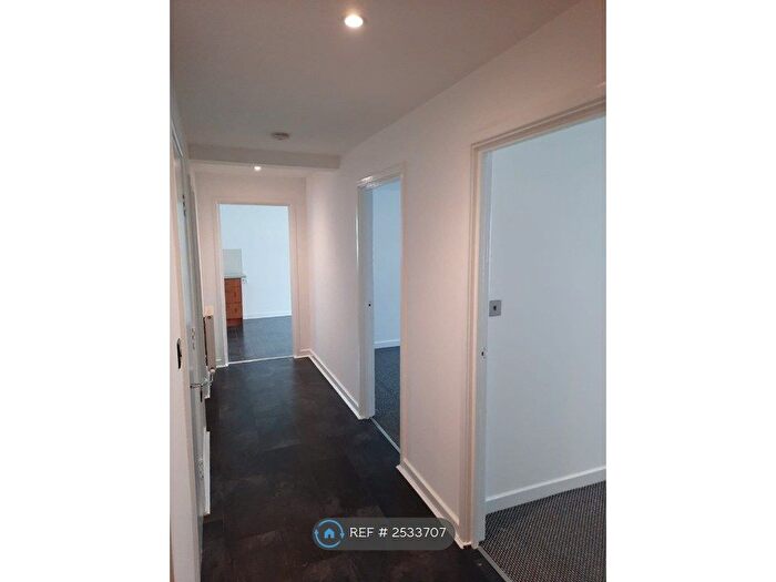 2 Bedroom Flat To Rent In Medbourne Court, Liverpool, L32