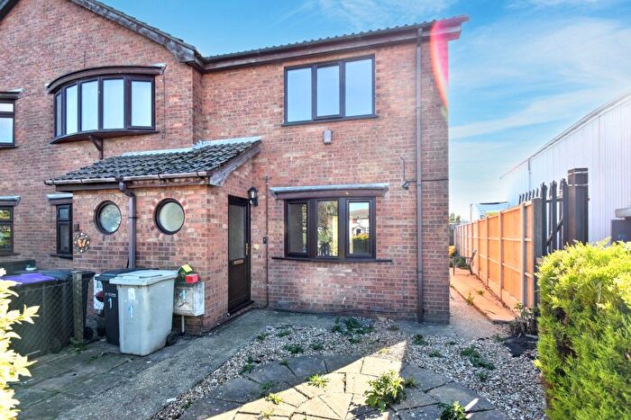 2 Bedroom End Of Terrace House For Sale In Sea Lane, Ingoldmells, PE25