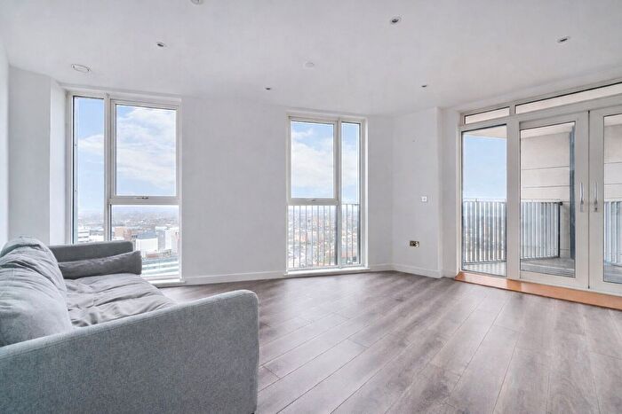 2 Bedroom Flat For Sale In Ilford Hill, Ilford, IG1