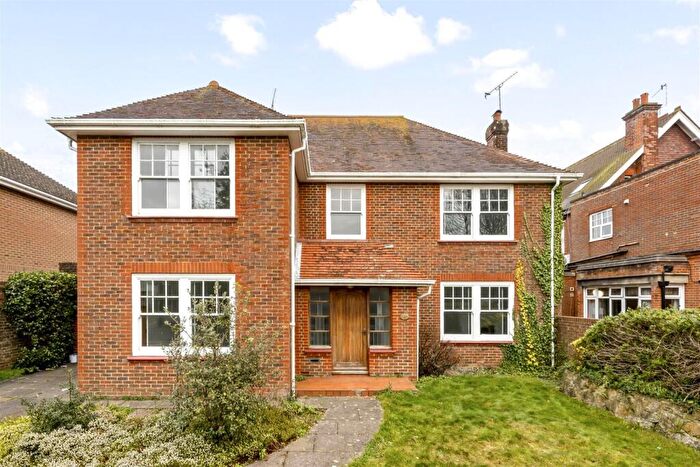 4 Bedroom Detached House To Rent In Beccles Road, Worthing, BN11