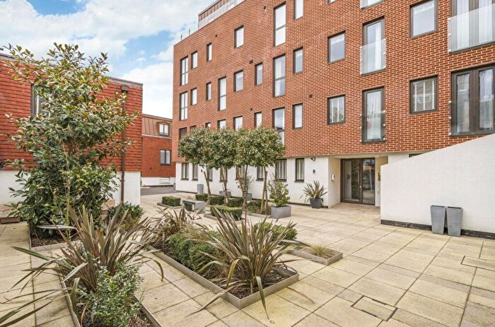 2 Bedroom Flat For Sale In Chertsey Street, Guildford, Surrey, GU1