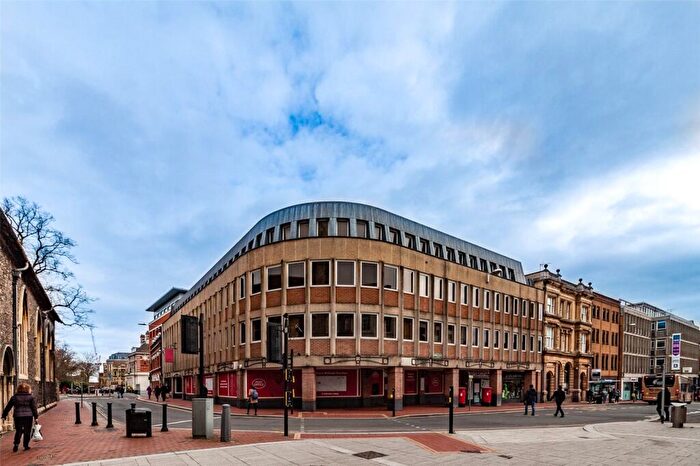 2 Bedroom Flat To Rent In Sussex House, The Forbury, Reading, RG1