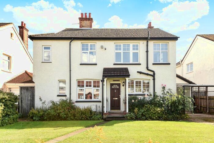 3 Bedroom Detached House To Rent In Deepdene Avenue Road, Dorking, RH4