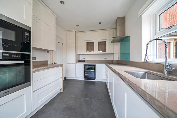 5 Bedroom Detached House To Rent In Hayward Road, Thames Ditton, KT7