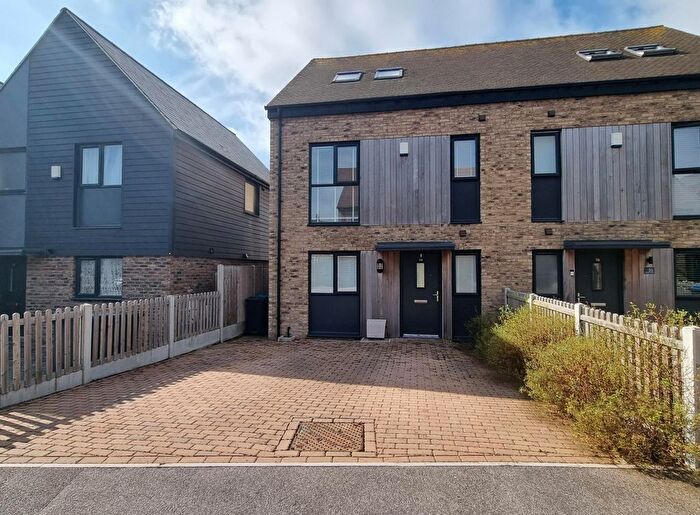 3 Bedroom Semi-Detached House To Rent In Brooke Close, Garlinge, CT9