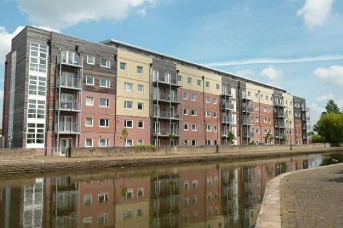 2 Bedroom Flat To Rent In Wharfside, Heritage Way, Wigan, WN3