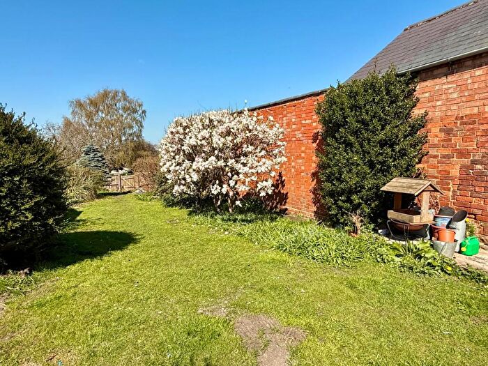 2 Bedroom Detached House For Sale In The Green, Braunston, NN11