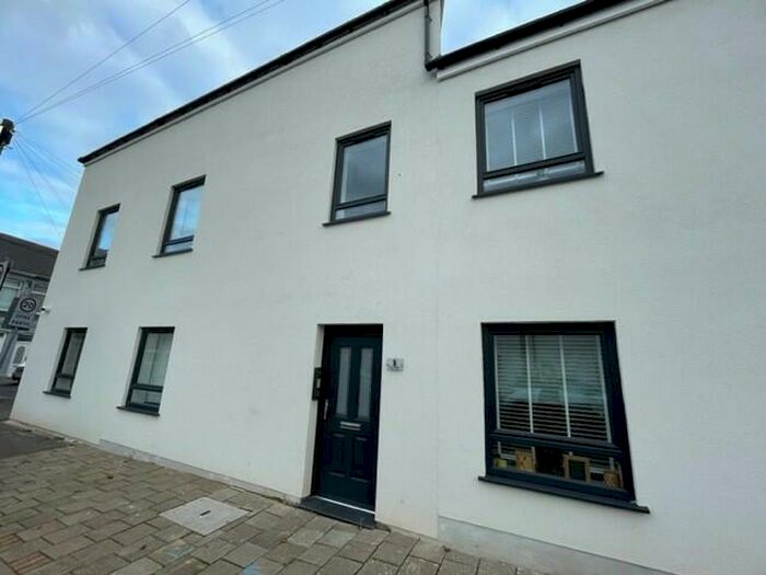 1 Bedroom Apartment To Rent In Harriet Street, Penarth, CF64