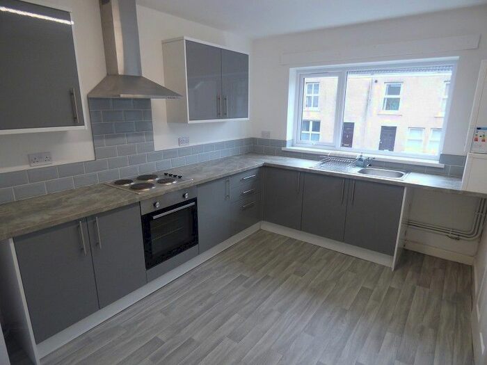 3 Bedroom Terraced House To Rent In Neath Road, Plasmarl, Swansea., SA6