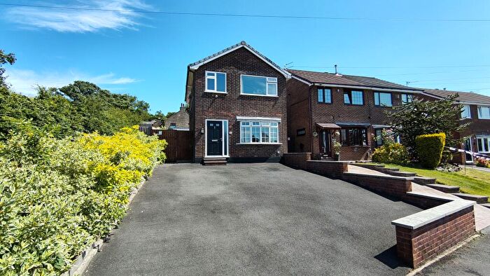 3 Bedroom Detached House For Sale In Talbot Drive, Briercliffe, Burnley, BB10