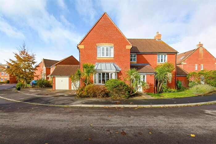 5 Bedroom Detached House For Sale In Fruitfields Close, Devizes, SN10