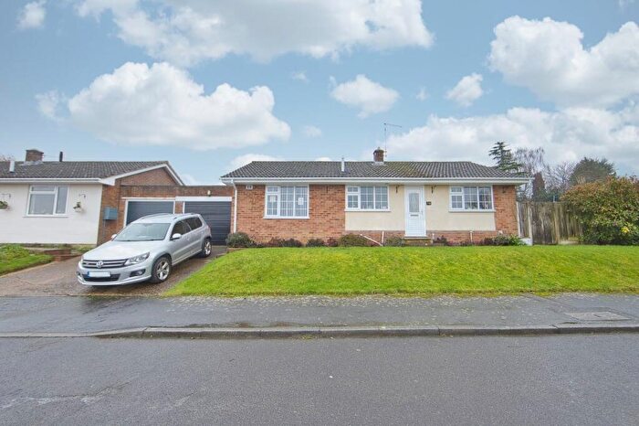 2 Bedroom Bungalow For Sale In St. Andrews Gardens, Shepherdswell, Dover, Kent, CT15