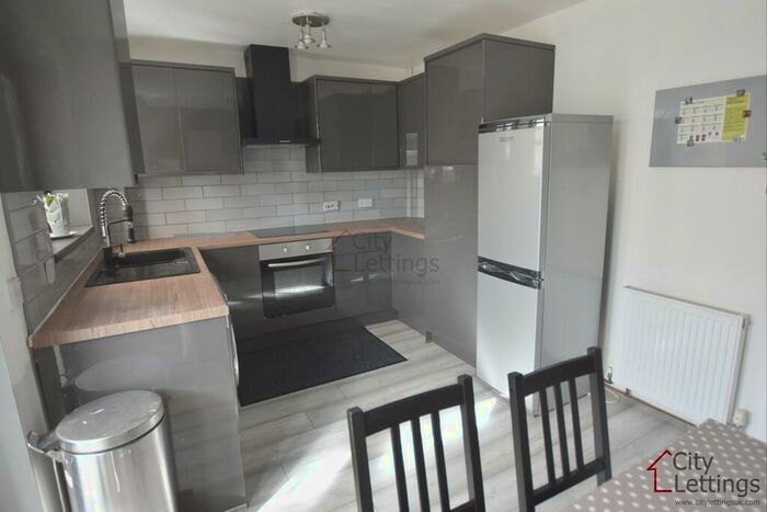 2 Bedroom End Of Terrace House To Rent In Lenton Nottingham, NG7