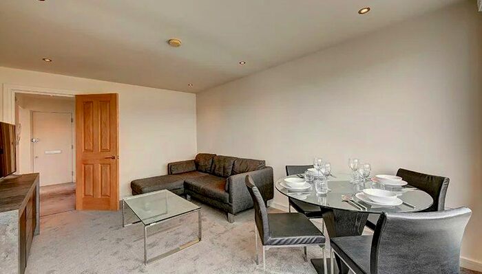 2 Bedroom Flat To Rent In Fulham Road, Chelsea, SW3