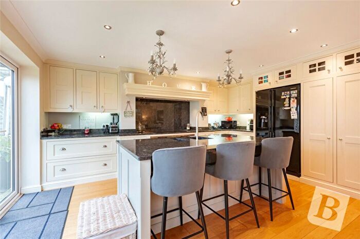 4 Bedroom Detached House For Sale In Elmdene Avenue, Emerson Park, RM11