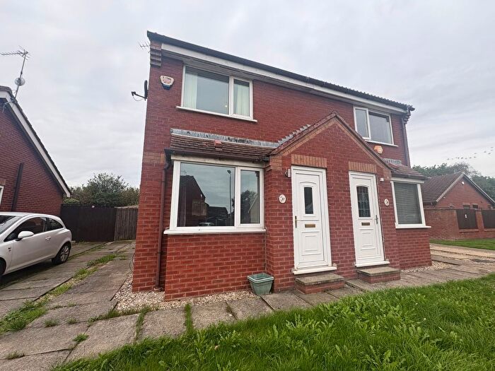 2 Bedroom Semi-Detached House To Rent In Robinswood Drive, Bransholme, Hull, East Yorkshire, HU7