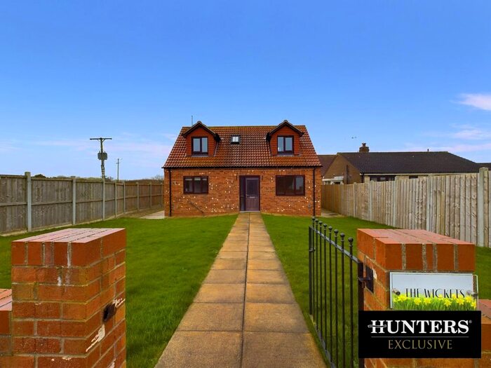 4 Bedroom Detached Bungalow To Rent In Southsea Road, Flamborough, Bridlington, YO15