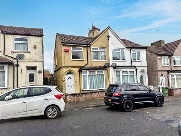 4 Bedroom Semi Detached House For Sale In Somersall Street Nottingham, Mansfield, NG19