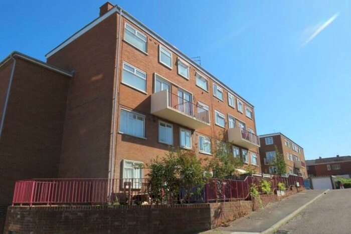 3 Bedroom Maisonette To Rent In North Lawn Court, Exeter, EX1