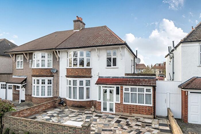 3 Bedroom Detached House For Sale In Newquay Road, Catford, London, SE6