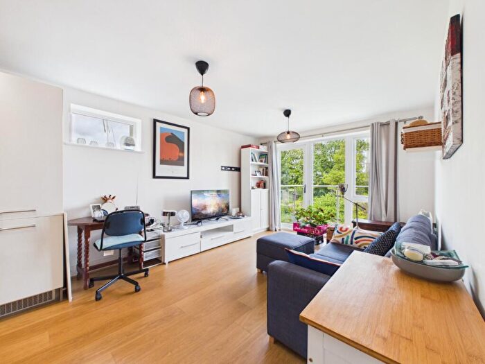 1 Bedroom Apartment For Sale In Albemarle Road, Beckenham, Kent, BR3