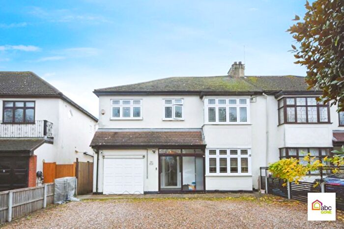 4 Bedroom Detached House To Rent In Chelmsford Road, Shenfield, Brentwood, CM15
