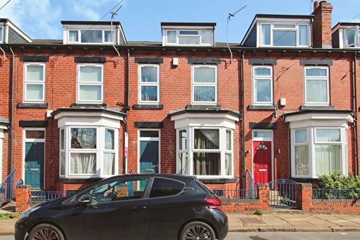 4 Bedroom Terraced House For Sale In Burley Lodge Road, Leeds, LS6