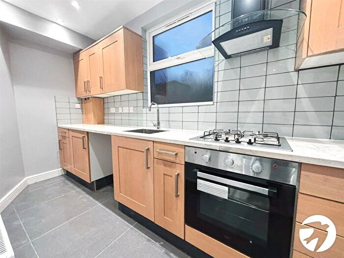 2 Bedroom Flat To Rent In Loampit Hill, London, SE13