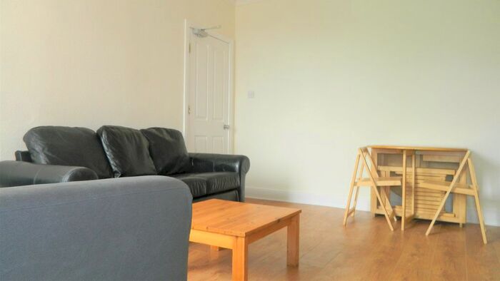 4 Bedroom Maisonette To Rent In Benton Road, Heaton, Newcastle Upon Tyne, NE7