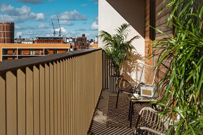 1 Bedroom Apartment To Rent In Sweet Street, Leeds, LS11