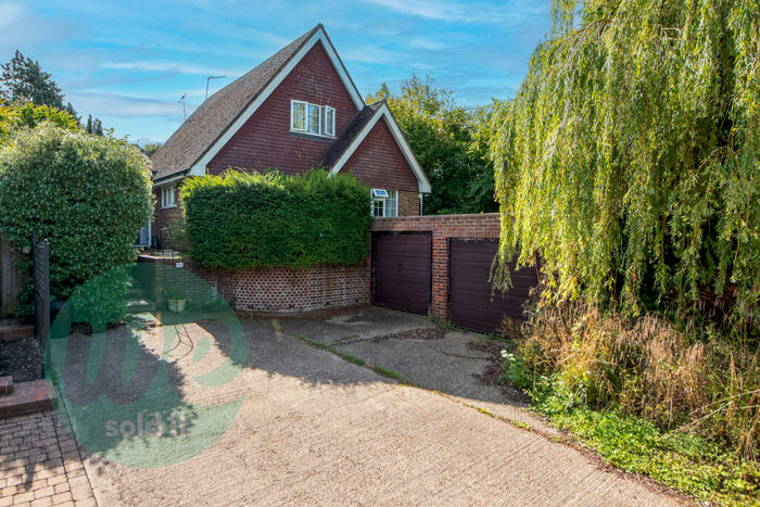 3 Bedroom Detached House To Rent In Railway House, HP22