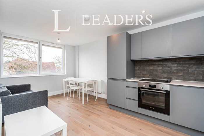 1 Bedroom Apartment To Rent In Compass Point, SOuthampton, SO16