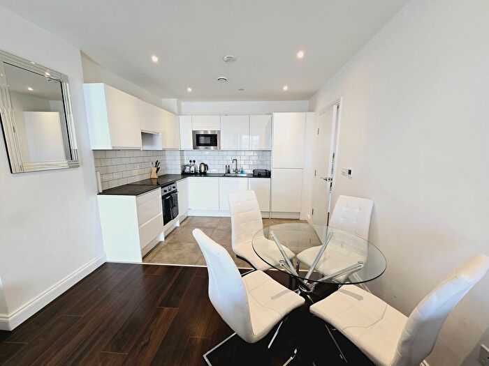 1 Bedroom Flat To Rent In Wellstones, Watford, WD17