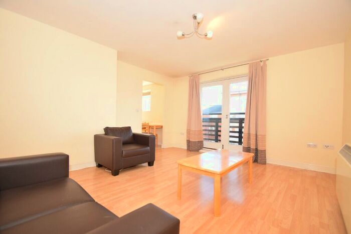 2 Bedroom Flat To Rent In Pownall Road, Ipswich, IP3