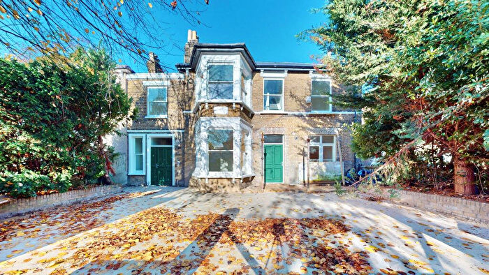 4 Bedroom Duplex To Rent In Hampton Road, London, E7