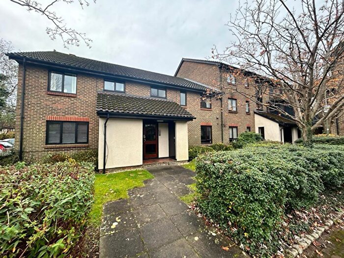 2 Bedroom Flat To Rent In Horley, RH6