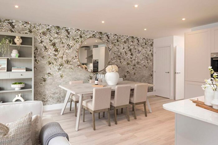 4 Bedroom Detached House For Sale In Tawny Owl Way, Hambrook, PO18