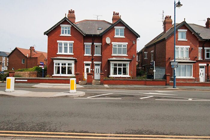 2 Bedroom Flat For Sale In Station Avenue, Filey, YO14