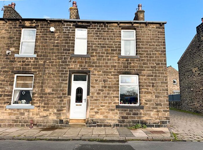 4 Bedroom End Of Terrace House For Sale In Aire View, Silsden, BD20